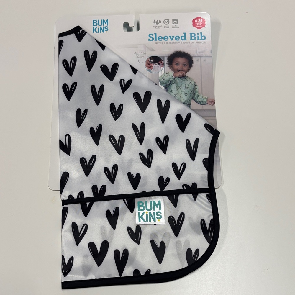 New Bumkins Heart Pattern Sleeved Bib